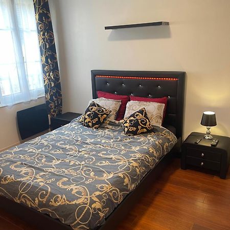 Appartement 3 Pieces En Face La Gare De เครยล์ ภายนอก รูปภาพ